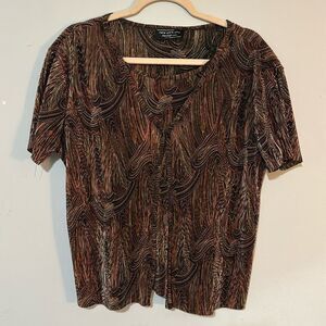 New York City Design Co. Plisse Keyhole Top